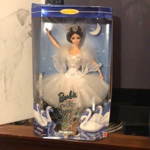 Barbie the Swan Queen in Swam Lake